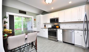 202 Castlewood Dr 202, Bloomfield, CT 06002