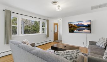212 Dewey St, Bennington, VT 05201