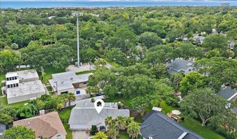 1121 LINKSIDE Ct E, Atlantic Beach, FL 32233