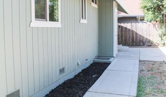 2860 NE Iris St, Anderson, CA 96007