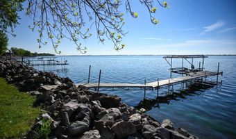 196 W Lake Dr, Arlington, SD 57212