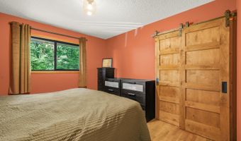 20151 S HENRICI Rd, Oregon City, OR 97045