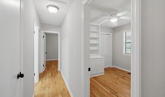 736 Wolfskin Rd, Arnoldsville, GA 30619