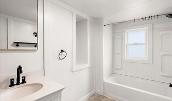 47 Wayne St, Allegan, MI 49010