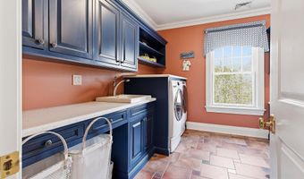 241 Monmouth Ave, Atlantic Highlands, NJ 07716