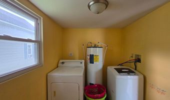 210 W Montford Ave, Ada, OH 45810