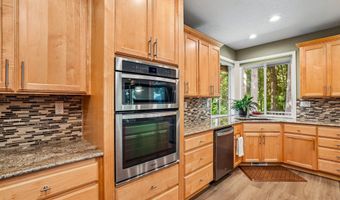 8297 SW HAYDEN Dr, Beaverton, OR 97007