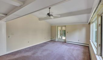 73 South St, Burlington, VT 05401