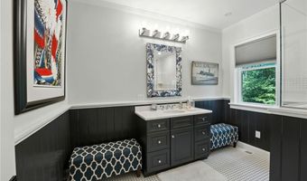 25 Rock Way, East Greenwich, RI 02818