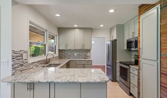 881 LINN Ave, Oregon City, OR 97045