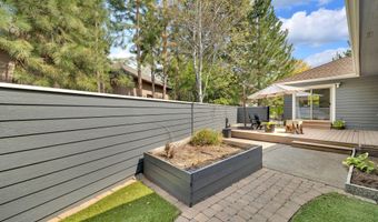 520 NW Divot Dr, Bend, OR 97703