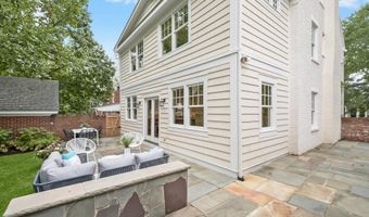 3118 17TH St N, Arlington, VA 22201