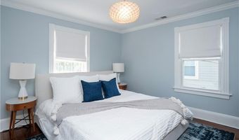 27 Mann Ave, Newport, RI 02840