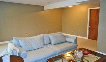 2547 Meade Ct, Ann Arbor, MI 48105