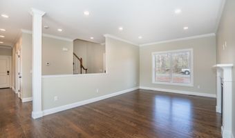 975 High Rd, Berlin, CT 06037