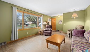 5804 W Westminster Dr, Sioux Falls, SD 57106