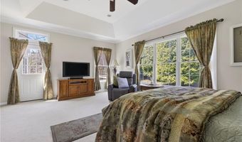 25 Southern View Dr, Narragansett, RI 02882