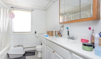 246 Long Hwy, Little Compton, RI 02837