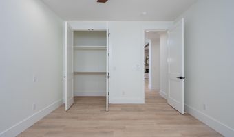 13 Woods Ln, Beaufort, SC 29907