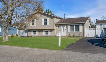 1233 Pacific Ave, Beachwood, NJ 08722