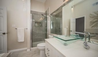 1878 Ridgeview Circle Dr, Ballwin, MO 63021