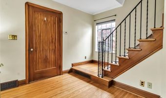 96 Amherstdale Rd, Amherst, NY 14226