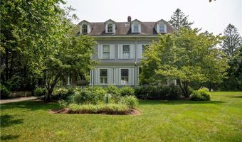 141 Narragansett Ave 2C, Newport, RI 02840