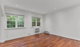 3498 MARTHA CUSTIS Dr 317, Alexandria, VA 22302