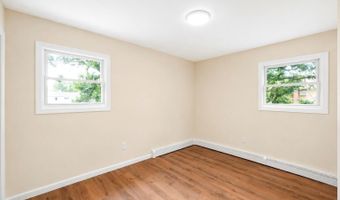 41 Madison Ave, Amityville, NY 11701