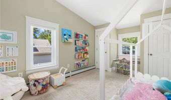 110 Spofford Ave, Warwick, RI 02888
