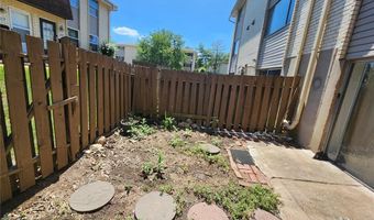 815 Portsdown Rd, Ballwin, MO 63011