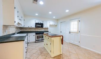 477 Kingswood Ct, Albany, GA 31707