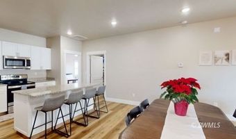 1015 E Canyon Dr, Big Water, UT 84741