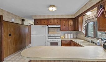 321 Beckwith St, Cranston, RI 02910