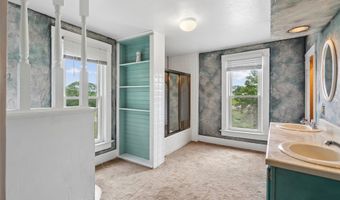 512 N D St, Albia, IA 52531