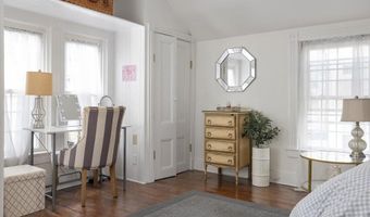 43 Howard St, Newport, RI 02840