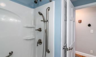 140 Carman St, Cranston, RI 02910