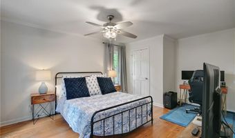 813 Lakeshore Dr, Berkeley Lake, GA 30096