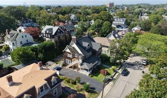 55 Hunter Ave, Newport, RI 02840