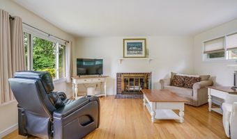 177 Elm St, Andover, MA 01810