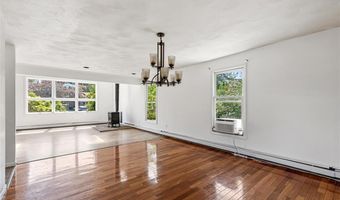 8 Ashley Dr, Lincoln, RI 02865