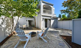 2318 Lakeview Dr, Santa Rosa, CA 95405
