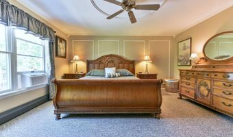 625 McKay Rd, Amsterdam, NY 12010