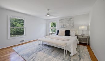 11124 HUNT CLUB Dr, Potomac, MD 20854