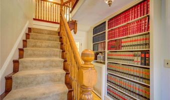 3214 Post Rd, Warwick, RI 02886