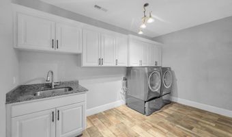 498 Double Bridge Rd, Boiling Springs, SC 29316
