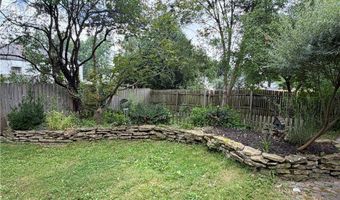 1921 Birch Trace Dr, Austintown, OH 44515