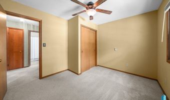 538 17th Ave S, Brookings, SD 57006