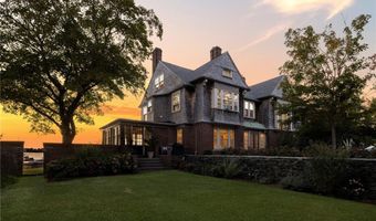 221 Hope St 2, Bristol, RI 02809