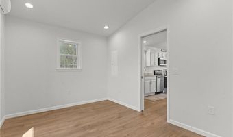 64 Burnside Ave, Narragansett, RI 02882